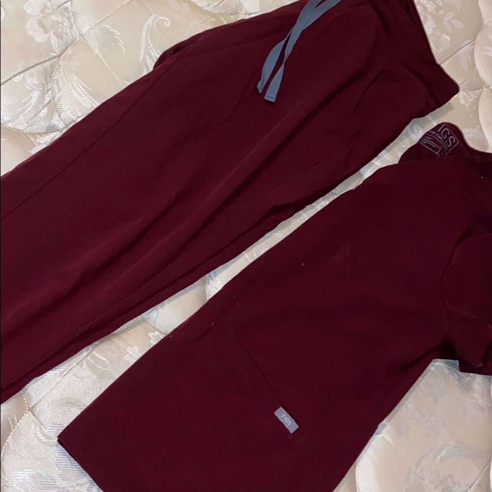 Burgundy figs scrub set